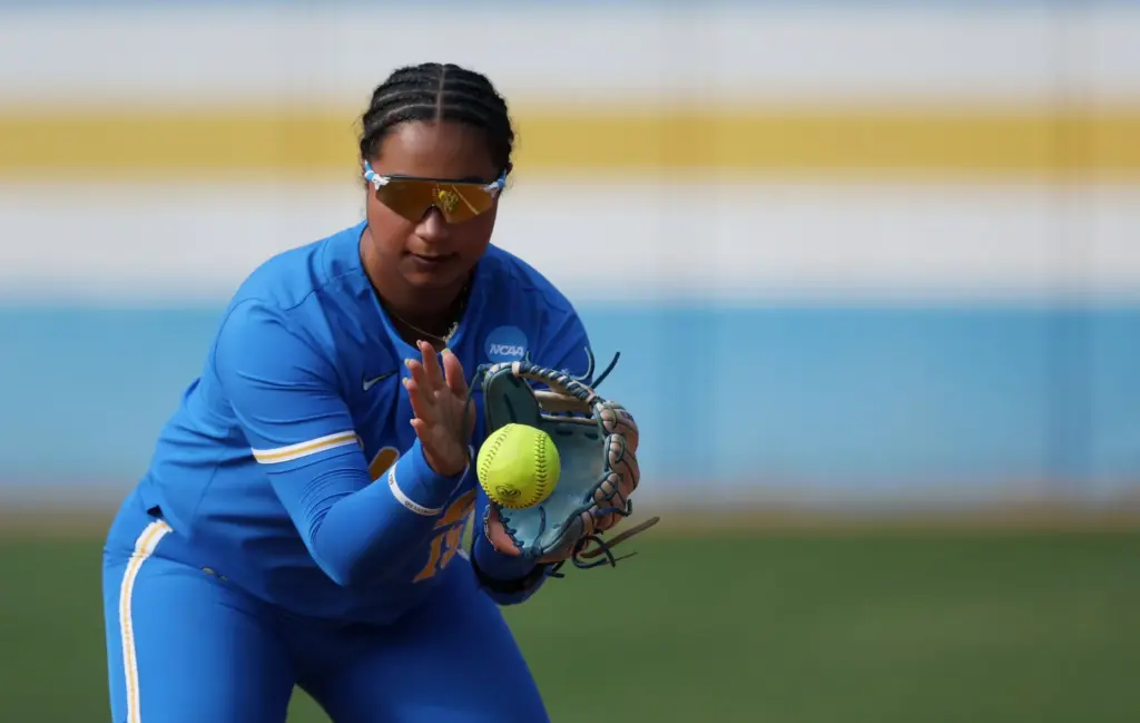 UCLAâs Jordan Woolery (15) gets into position to catch a...