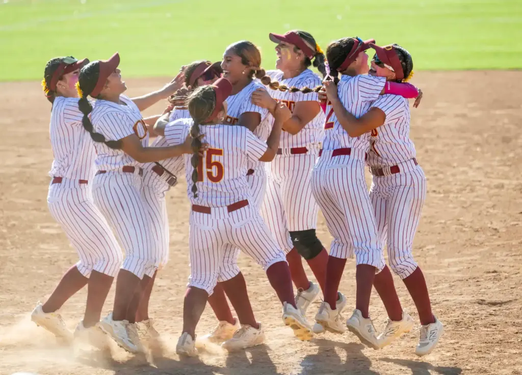 Oxnard players celebrate their 3-1 win over Mission Viejo in...