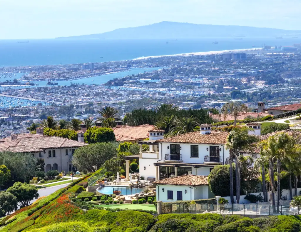 An 11,200 square feet Newport Coast estate in the gated...