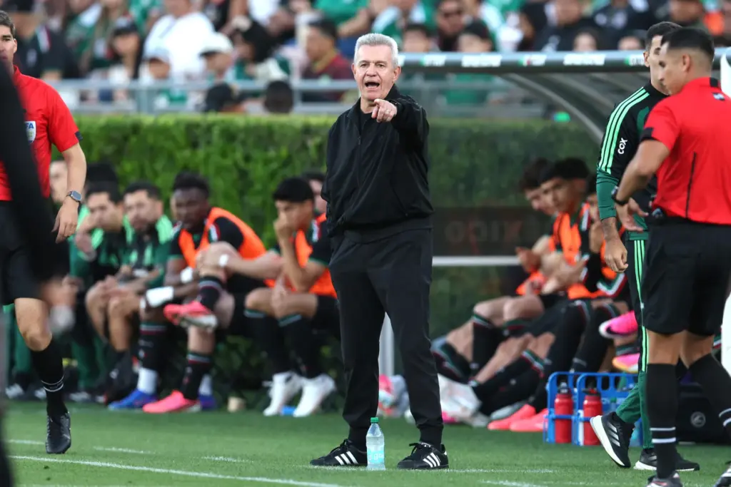 Mexico head coach Javier Aguirre reacts against Australia during the...