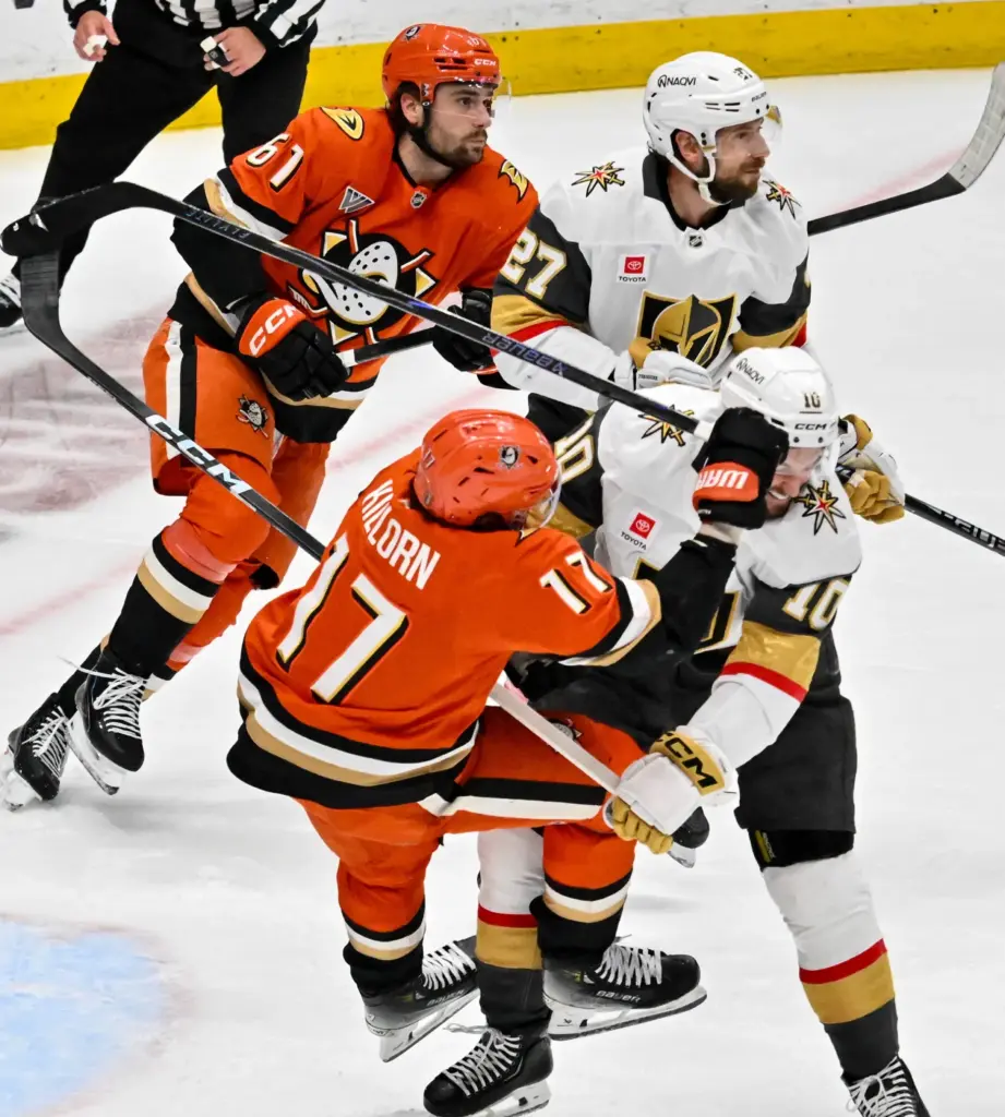 The Ducksâ Alex Killorn (17) and the Vegas Golden Knightsâ...