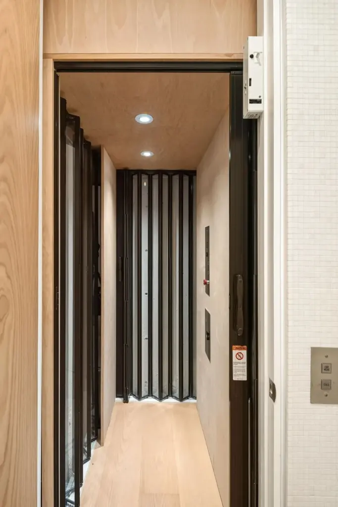 The elevator. (Courtesy of The Oppenheim Group)