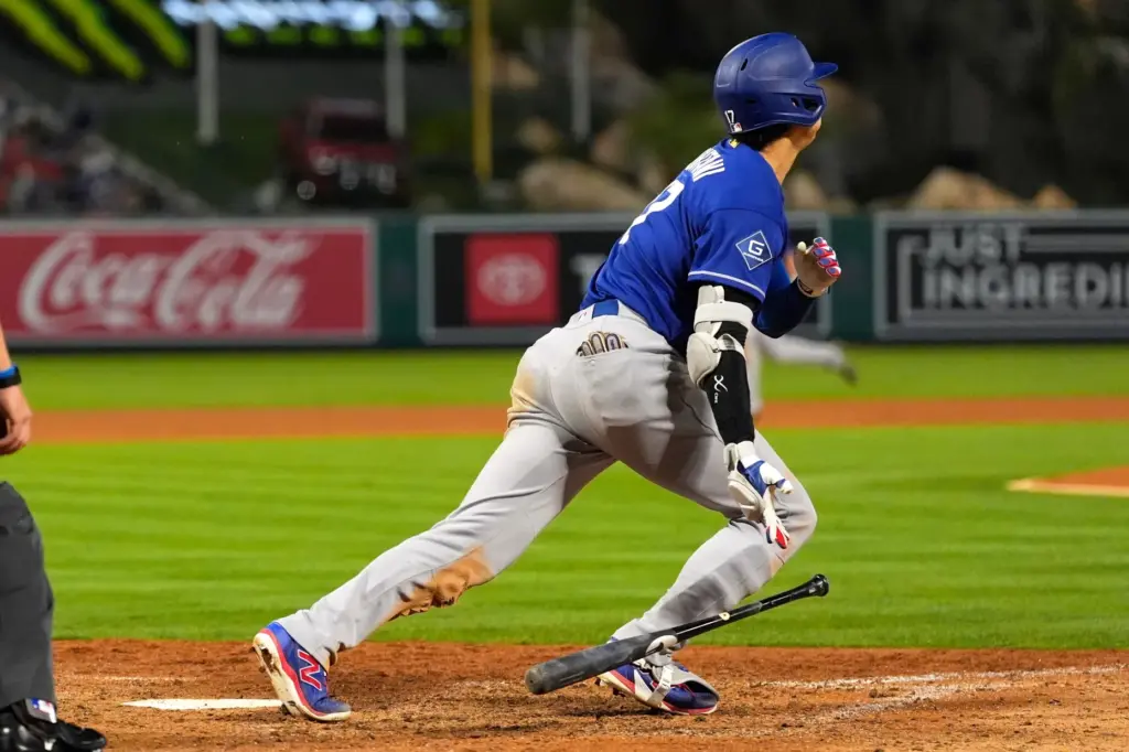 Dodgers’ Shohei Ohtani heads to first for three-run inside-the-park home...