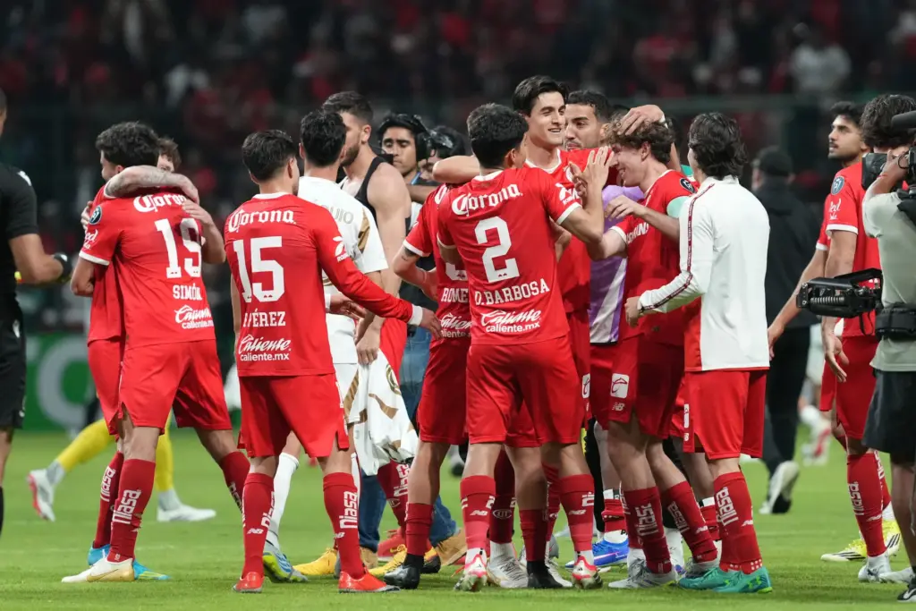 Toluca FC players celebrate after their 4-0 victory over LAFC...