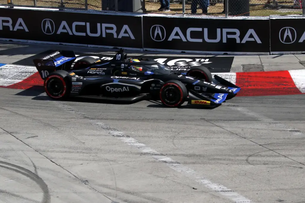 Alex Palou takes turn one en route to winning the...