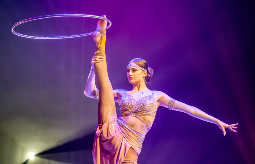 Vanessa Faltyny performs with the hoops during Circus Vargasâ 2026...