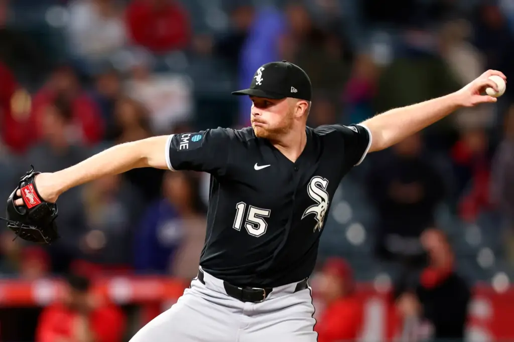 Chicago White Sox relief pitcher Sean Newcomb throws to the...