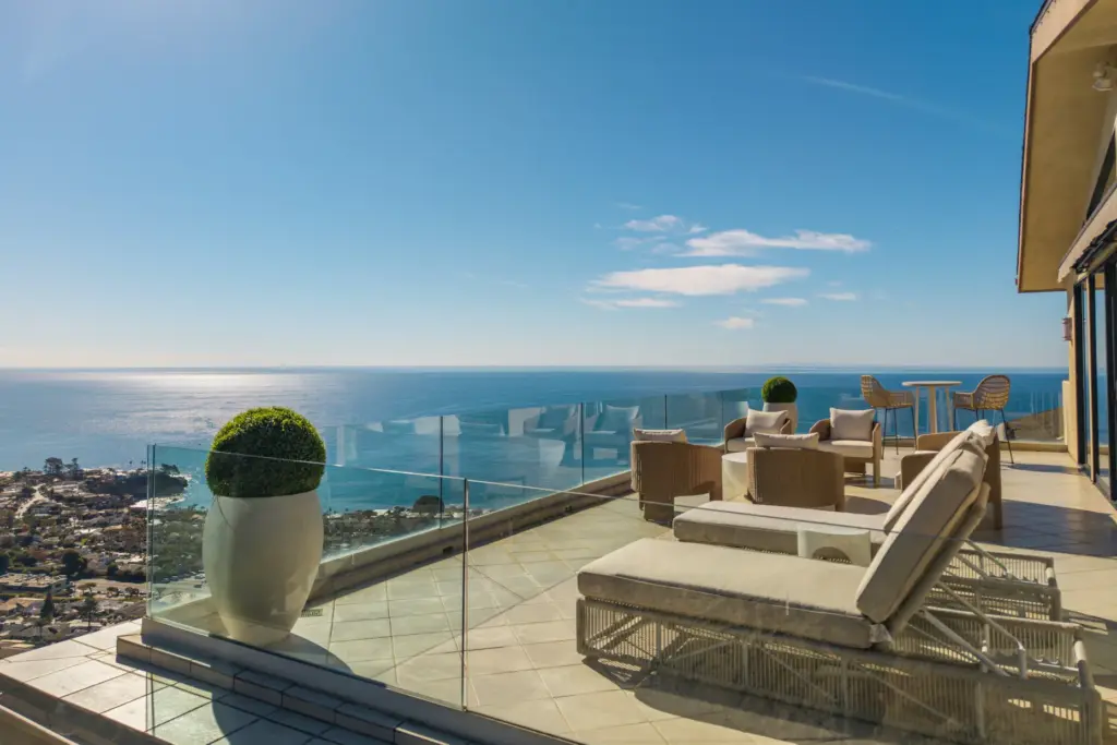 The home captures promontory views of the ocean, Catalina Island...