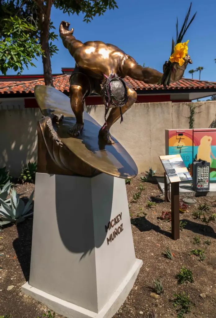The bronze statue depicting Mickey MuÃ±oz in his famous Quasimodo...