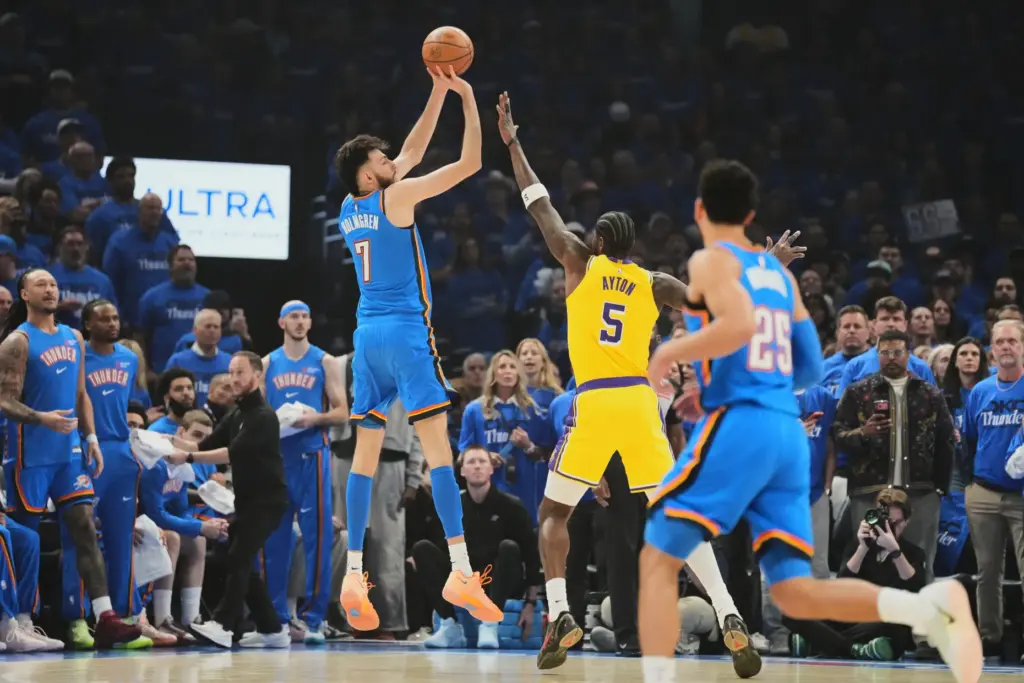 Oklahoma City Thunder center Chet Holmgren (7) shoots as Lakers...
