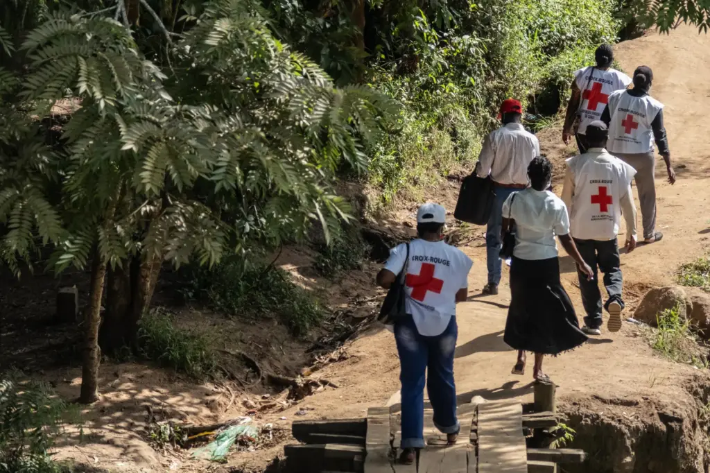Red Cross volunteers on an outreach to speak to people