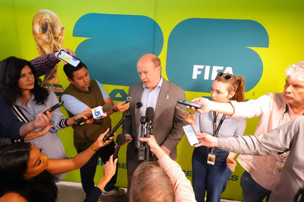 Dan Hunt speaks to reporters