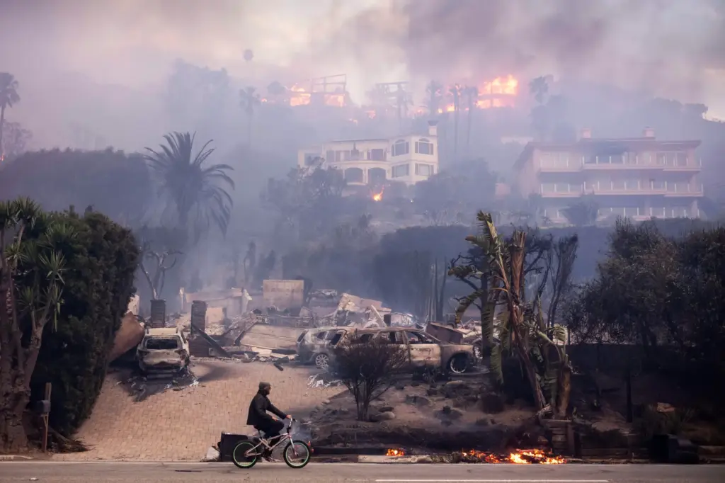 Homes burn in Malibu along PCH during the Palisades Fire...