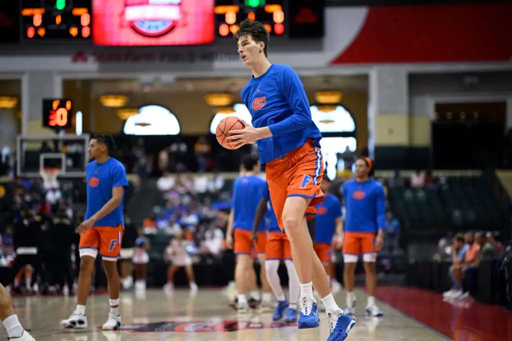 Florida center Olivier Rioux warms up before a game against...