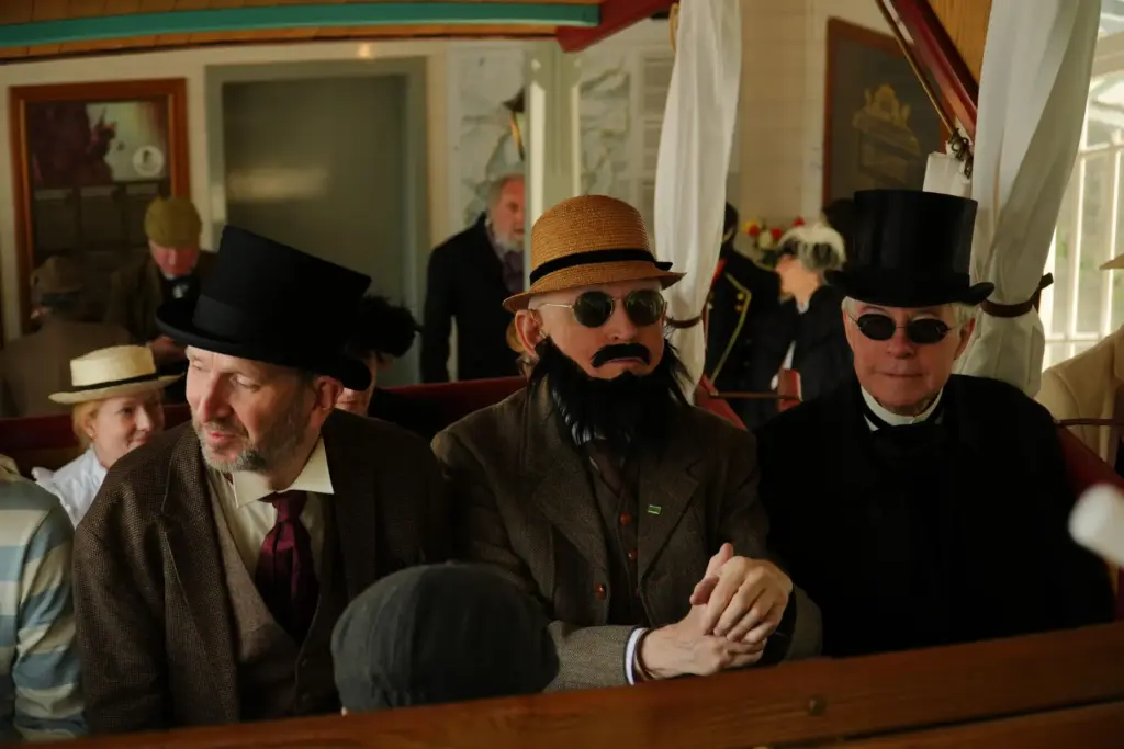 Robert Hutton, as Colonel Valentine Walter; Rick Grandia as Robert Carruthers; and Peter Horrocks, as Professor Moriarty.