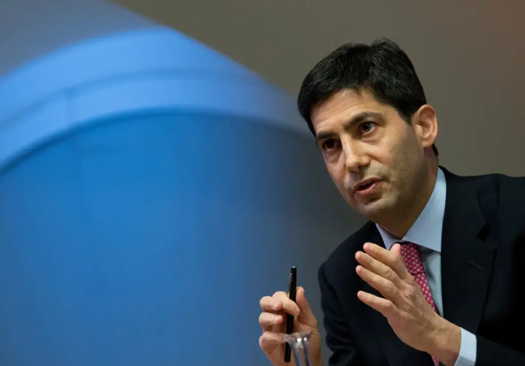 Kevin Warsh speaks to the media about his report on transparency at the Bank of England.