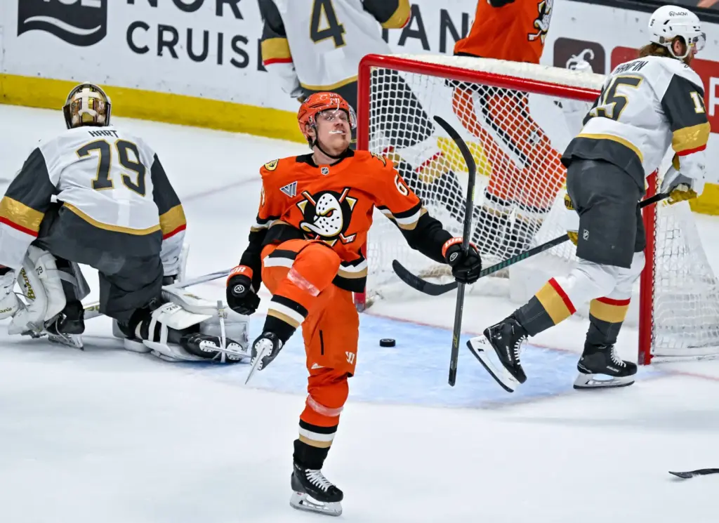The Ducksâ Mikael Granlund (64) celebrates his first period goal...