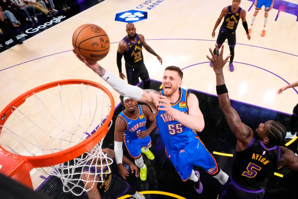 Oklahoma City Thunder center Isaiah Hartenstein (55) shoots as Lakers...
