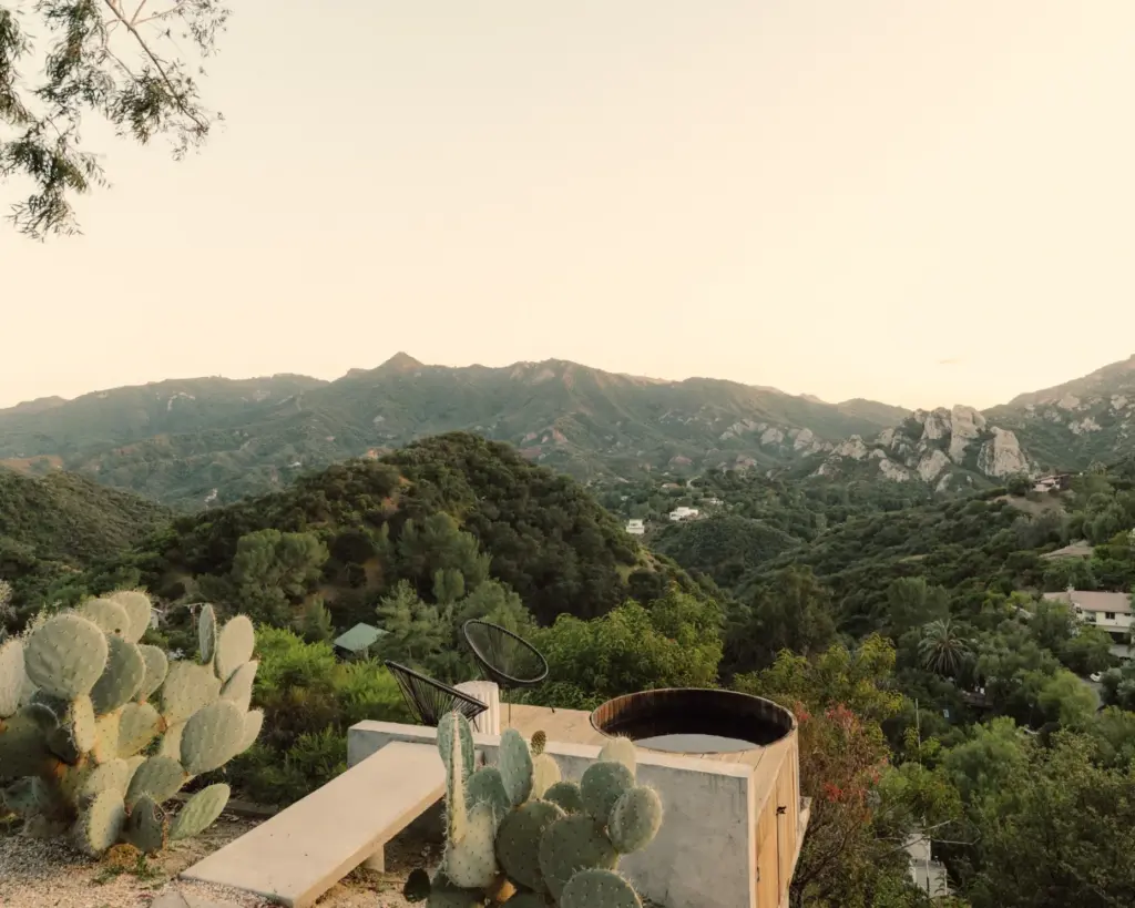 The cedar hot tub. (Photo by Collin Erie and Cody...