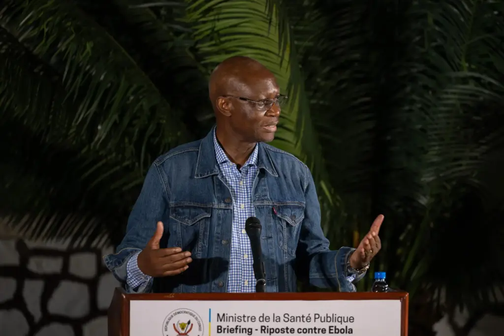 Samuel Roger Kamba Mulamba, Minister of Public Health, addresses the press.