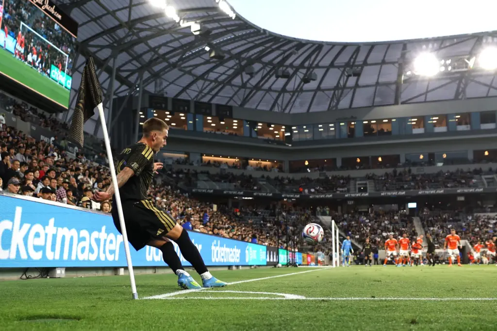 Los Angeles FC forward Tyler Boyd takes a corner kick...