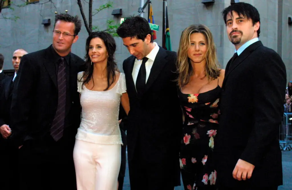 FILE – Matthew Perry, from left, Courteney Cox Arquettte, David...