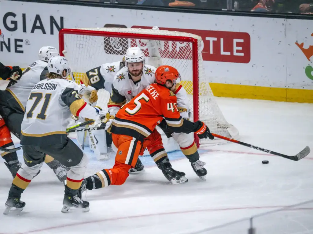 The Ducksâ Beckett Sennecke (45) takes a shot on goal...