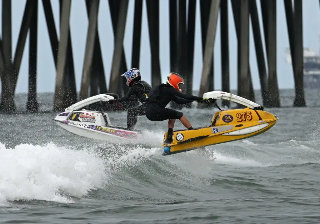 Luke Christie (1) of Newbury Park, CA, left, and Cole...