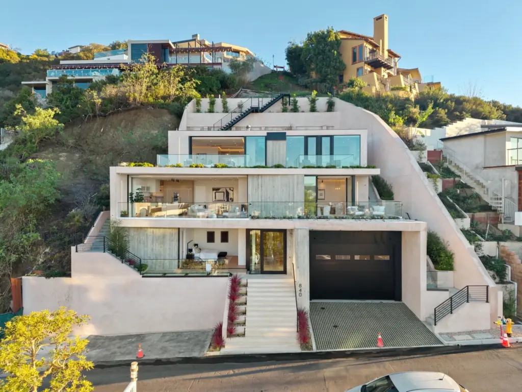 This new Laguna Beach home stacks luxury living spaces up...