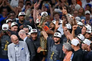 Jalen Brunson, Knicks rally past Spurs to end 53-year title drought