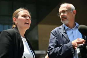 Dad upset Jonathan Rinderknecht still in jail after jury heavily leaned to acquittal in case about Palisades fire