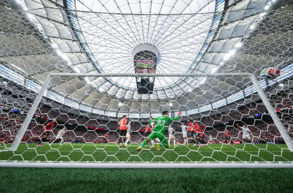 Egypt goalkeeper Mostafa Shoubir (23) allows a goal to New...