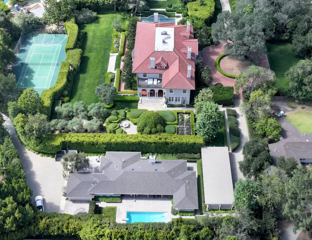 Arden Villa and a guest house with its own address...