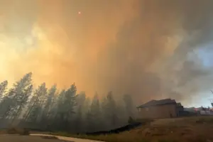 Eastern Washington wildfire forces evacuations and destroys homes