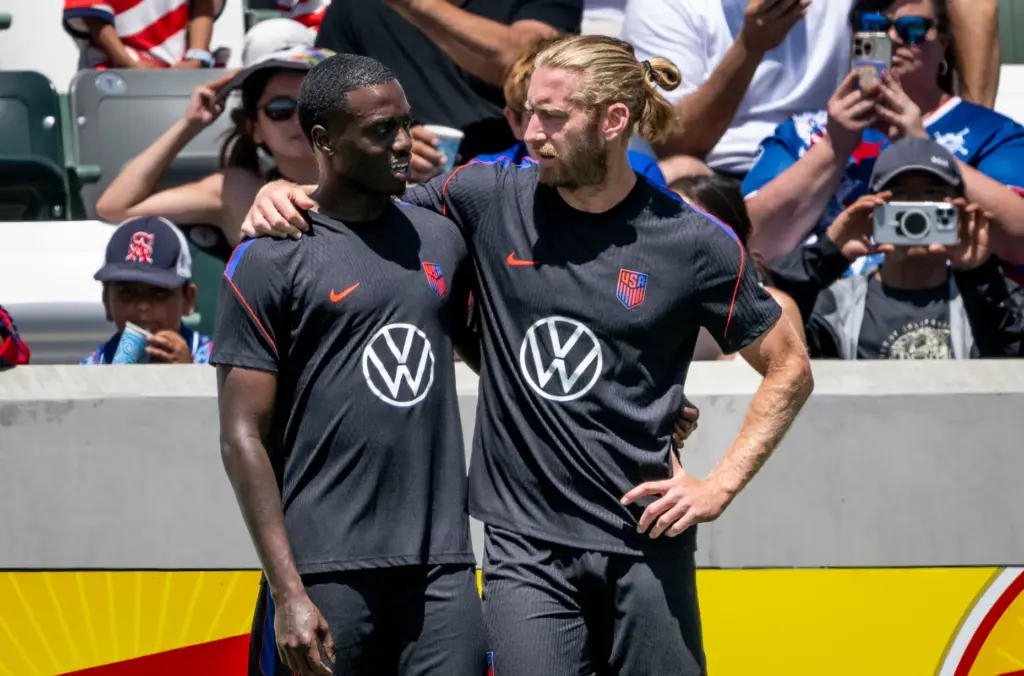 U.S. Menâs National Team players Tim Welsh, left, and Tim...