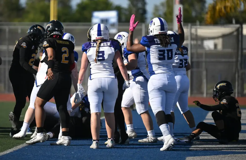 The Salt Lake Wildcatsâ Sam Gordon carries for a touchdown...