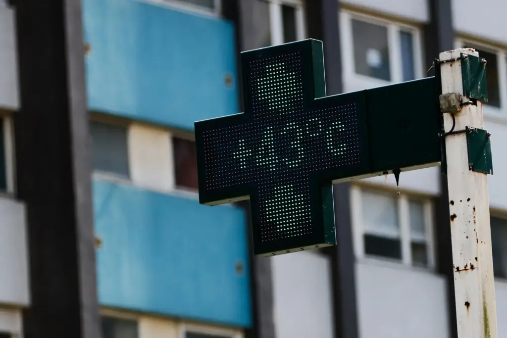 A drugstore sign shows the temperature 43 degrees Celsius (109,4...