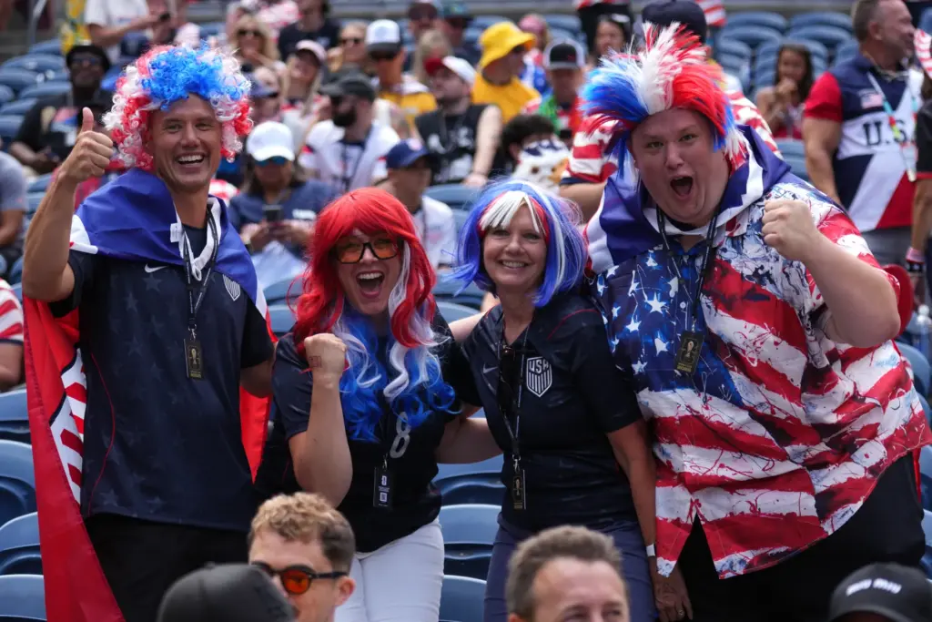 US fans wait for the World Cup Group D soccer...
