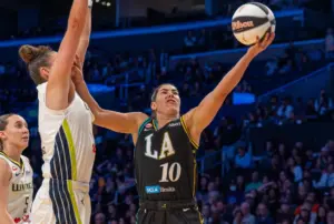 Sparks’ Kelsey Plum to miss 4 weeks with leg injury