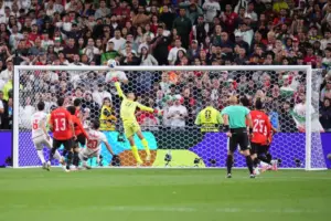 World Cup: Egypt draws with Iran, reaches knockout round for 1st time