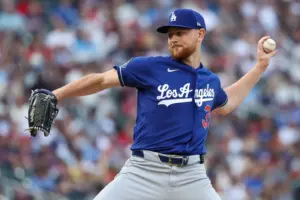 Dodgers edge Twins, but Kyle Tucker exits early with back spasms