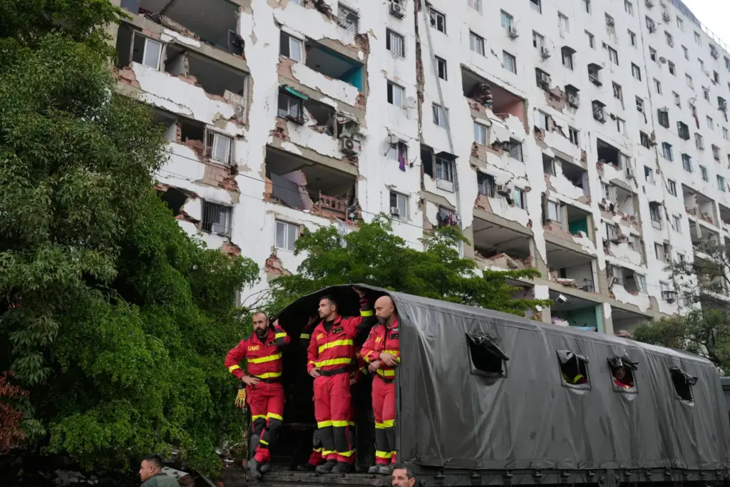 Rescuers from Spain mobilize through the area hit by earthquakes.