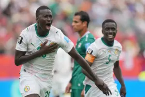 World Cup: Senegal routs 10-man Iraq to boost odds of advancing