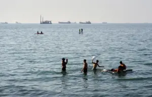 US and Iran are close to a deal to end their war, officials say