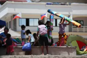 Aftershocks complicate Philippine recovery from quake that killed 45 and displaced thousands