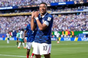 World Cup: Mbappé sparks France in 3-1 win over Senegal