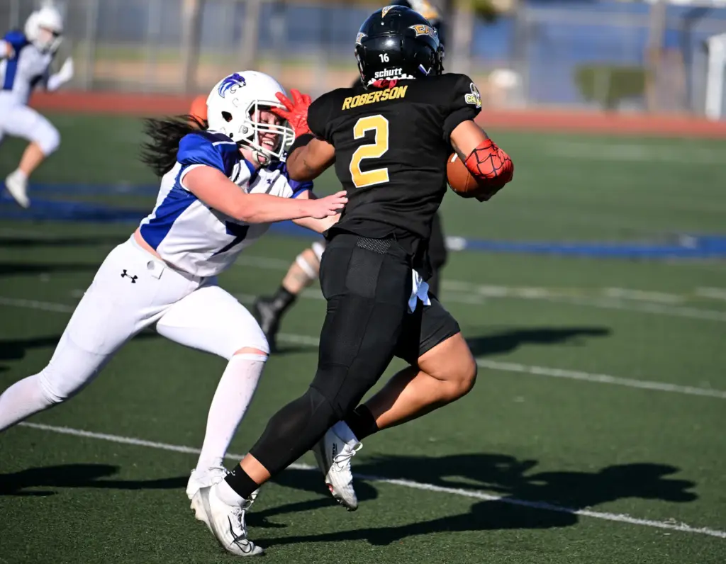 Cali War’s Sonfre Roberson carries the ball against the Salt...