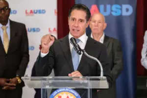 LAUSD Superintendent Alberto Carvalho resigns