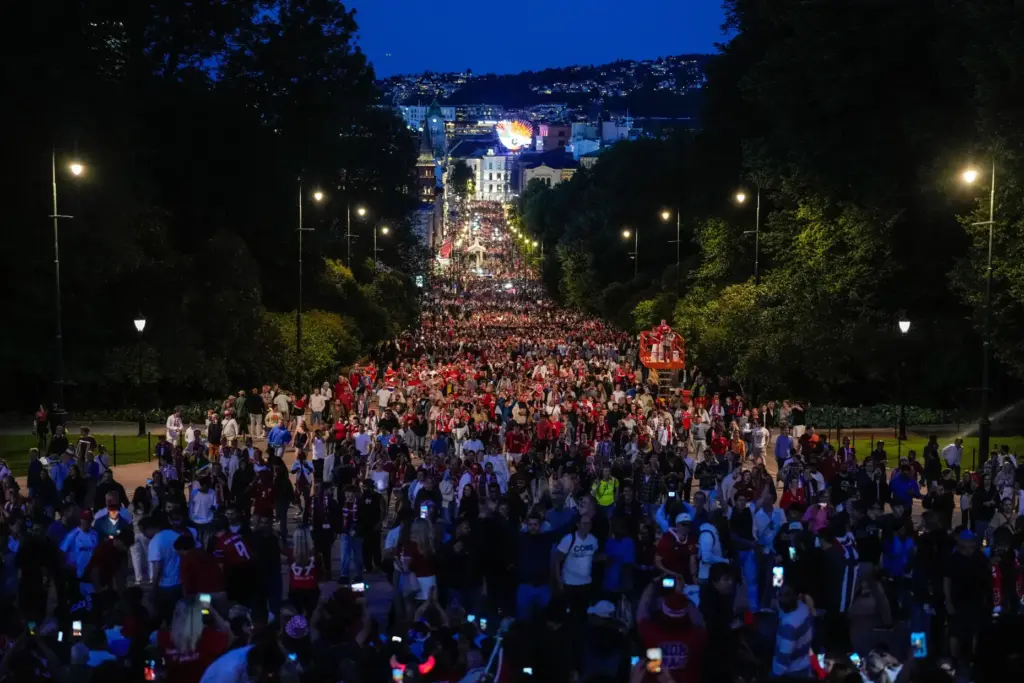 Norway soccer fans gather at SlottsplÃ¥nse and Karl Johans gate in Oslo.