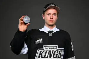 Kings sign 1st-round pick Elton Hermansson to a 3-year deal